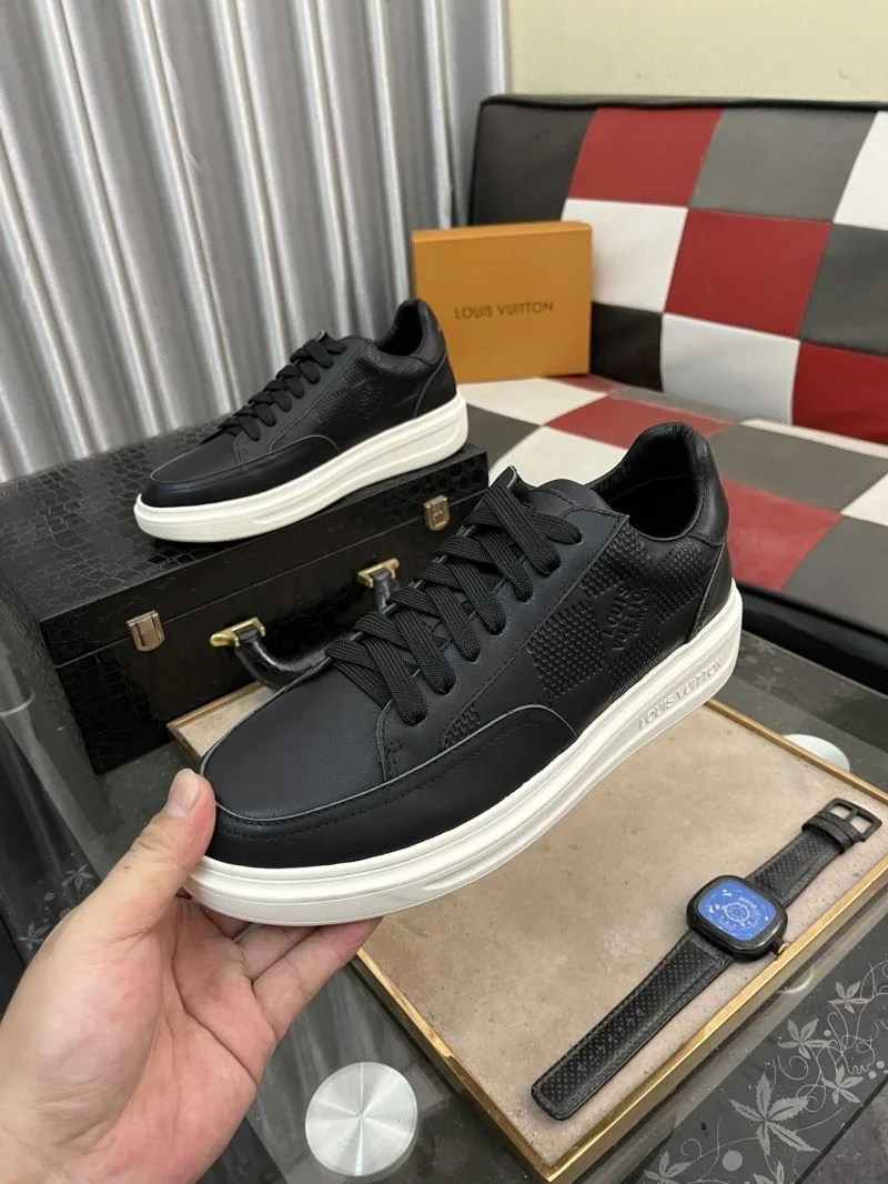 Elegant Louis Vuitton Low Shoes 32895
