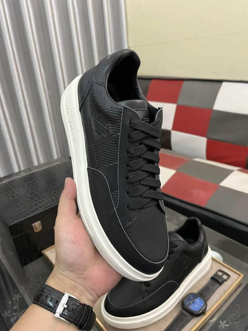Elegant Louis Vuitton Low Shoes 32895