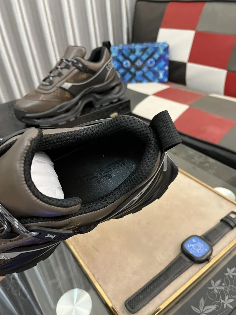 Compact Louis Vuitton Low Shoes 32897