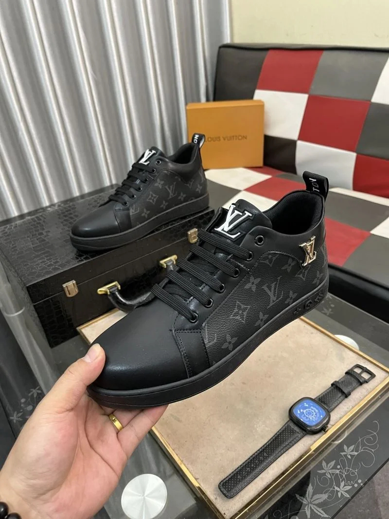 SmoothTexture Louis Vuitton Low Shoes 32884