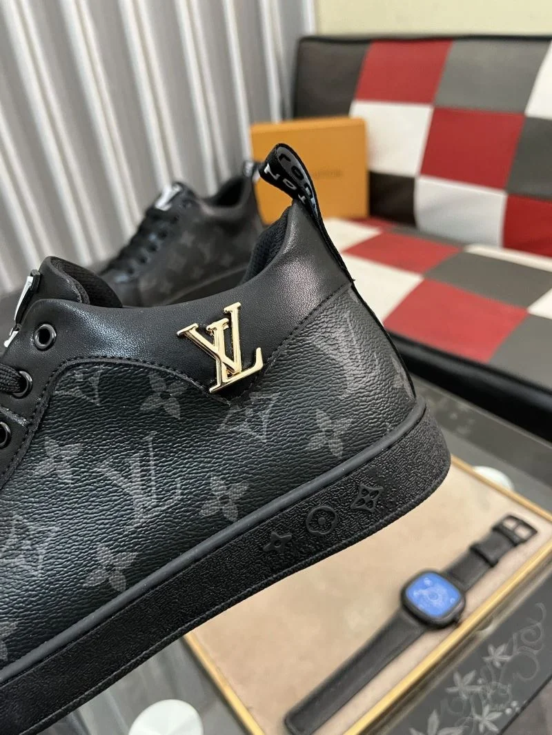 SmoothTexture Louis Vuitton Low Shoes 32884