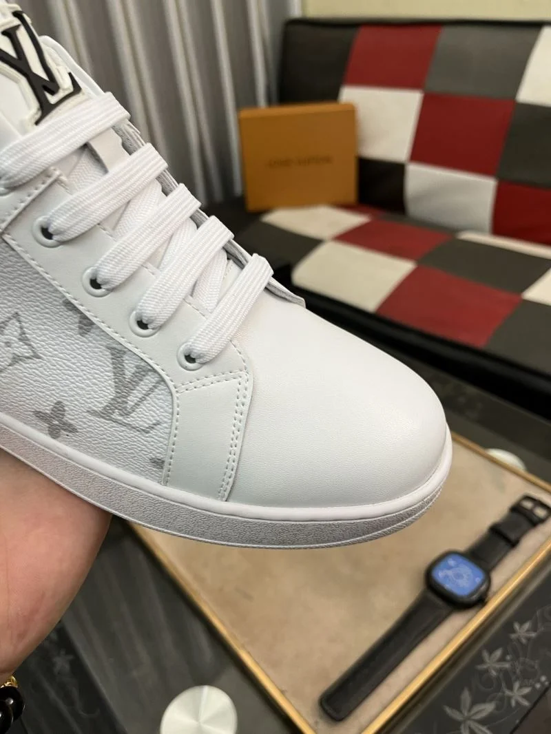 Louis Vuitton Low Shoes SmoothTexture 32898