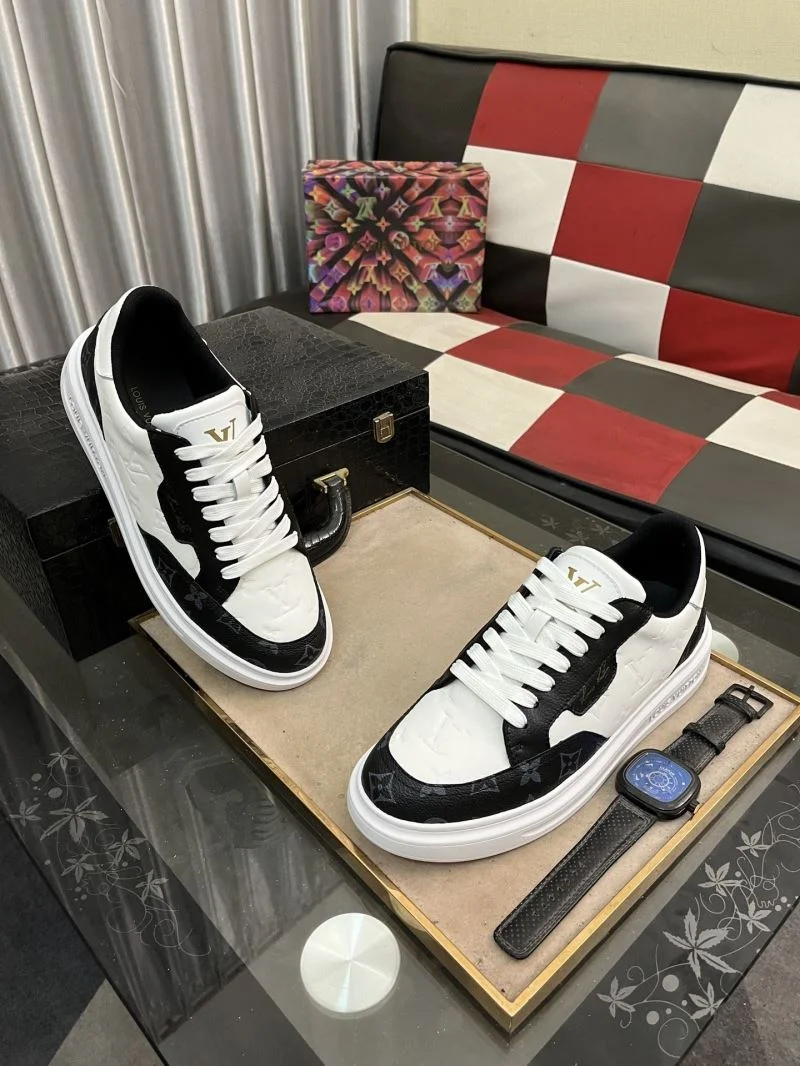 WellDesigned Louis Vuitton Low Shoes 32902