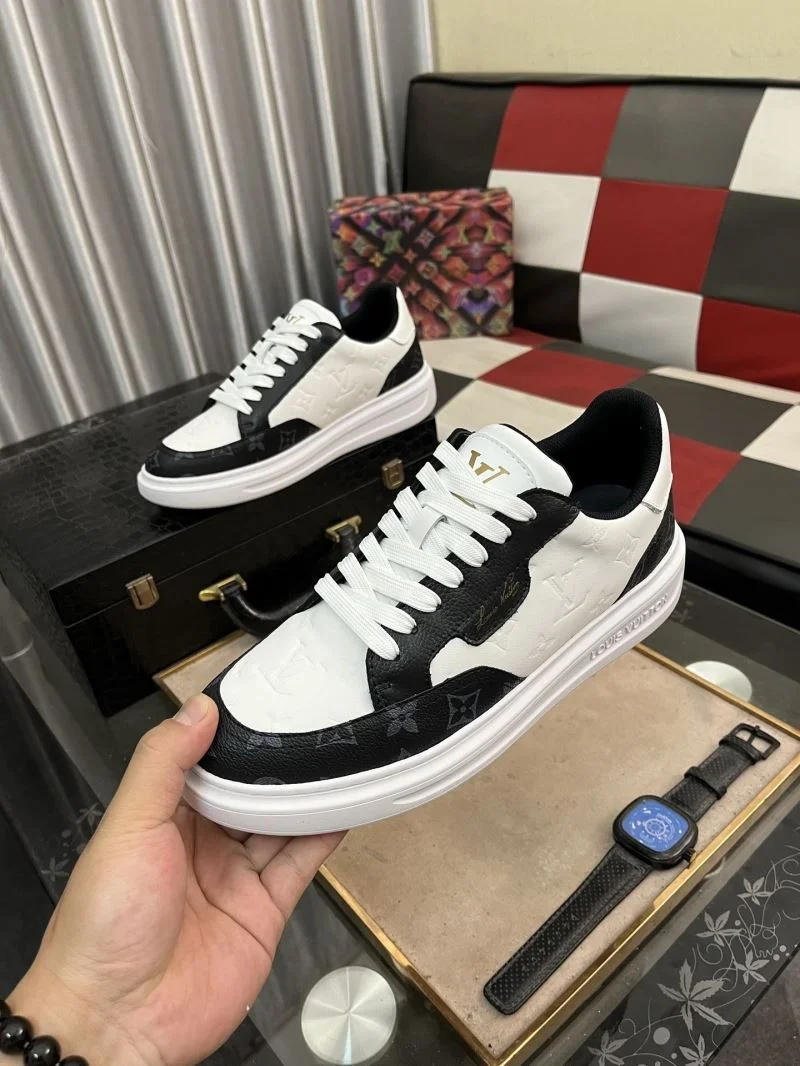 WellDesigned Louis Vuitton Low Shoes 32902