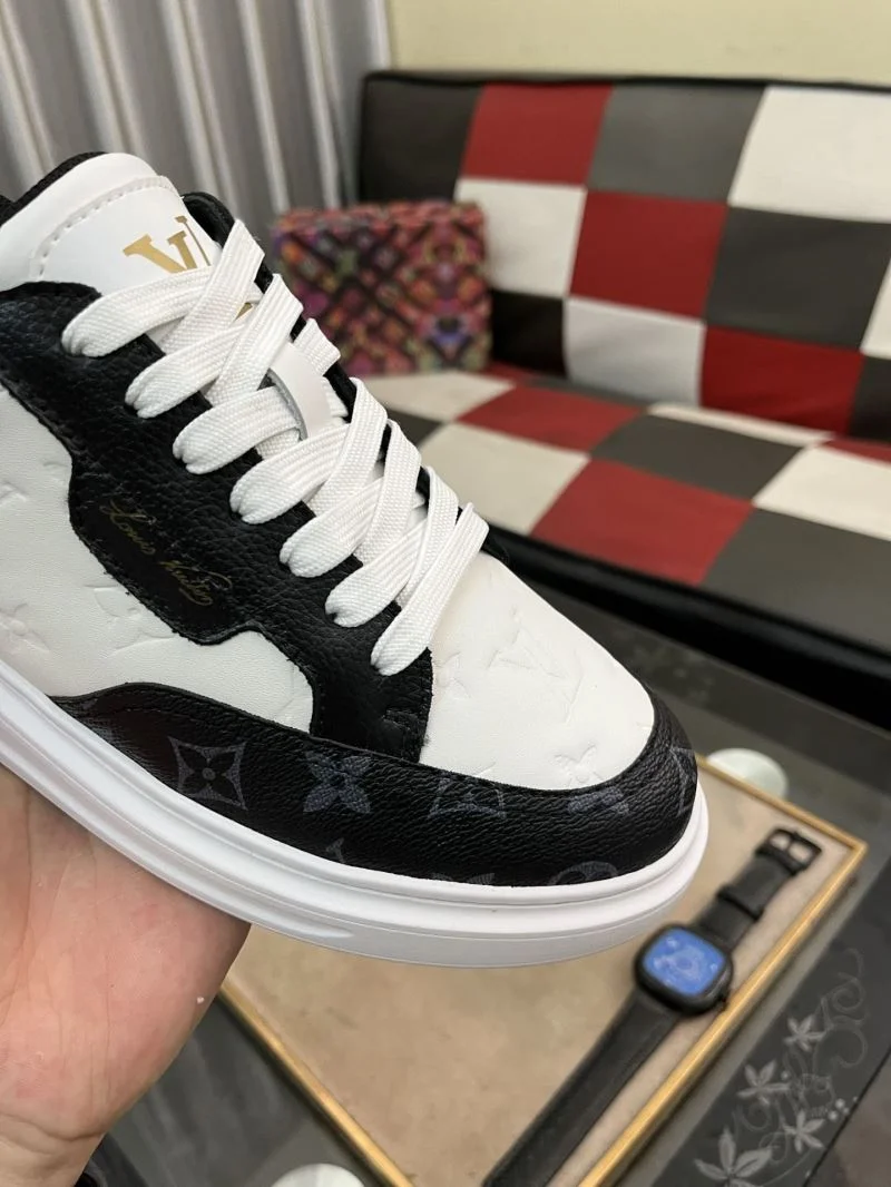 WellDesigned Louis Vuitton Low Shoes 32902