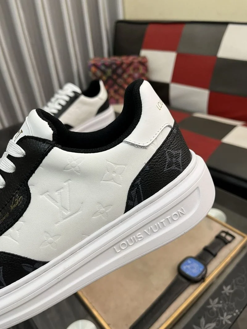 WellDesigned Louis Vuitton Low Shoes 32902
