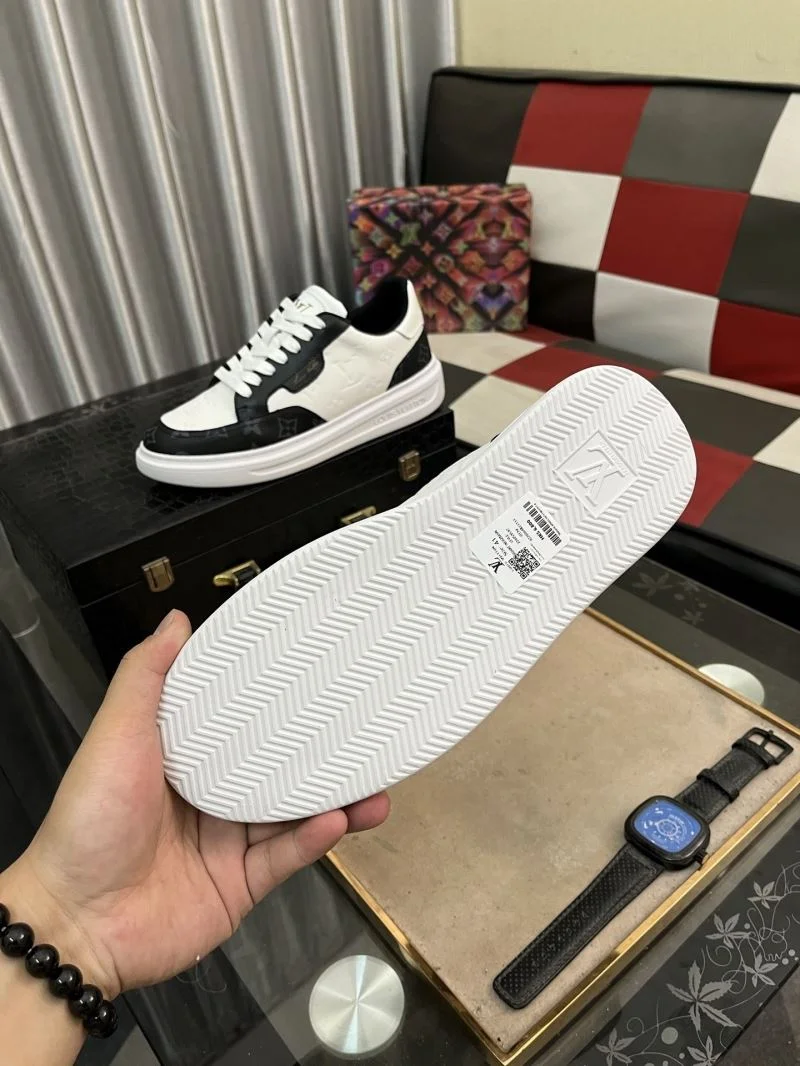 WellDesigned Louis Vuitton Low Shoes 32902