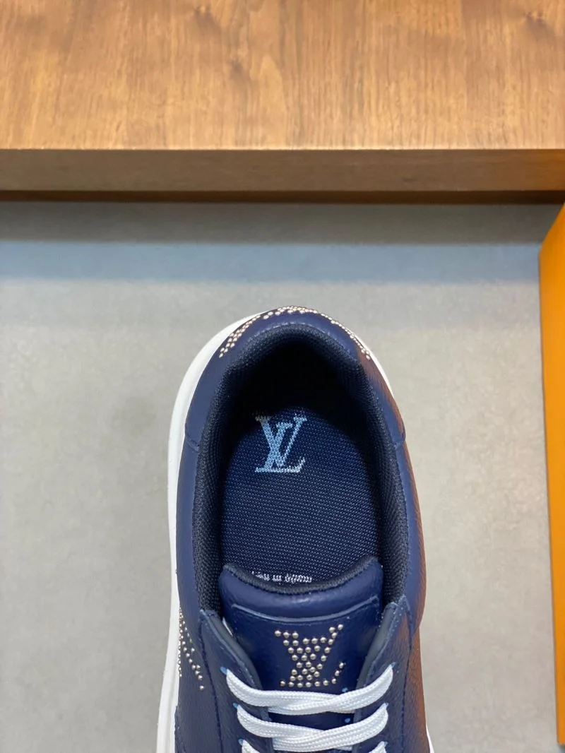Stretchable Louis Vuitton Low Shoes 32899