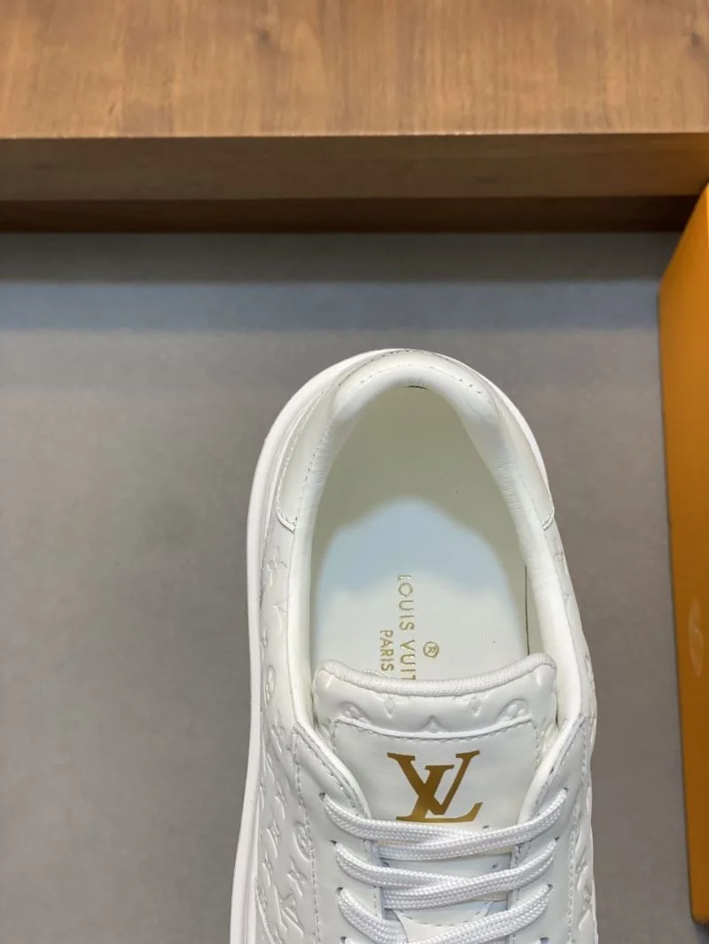 Louis Vuitton Low Shoes Chic 32890