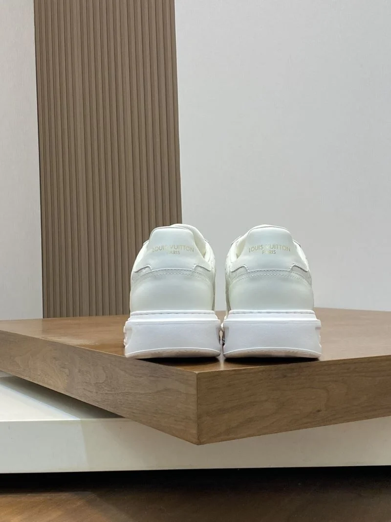 Louis Vuitton Low Shoes Chic 32890