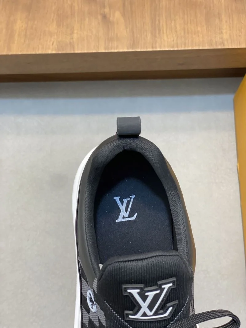 Popular Louis Vuitton Low Shoes 32885