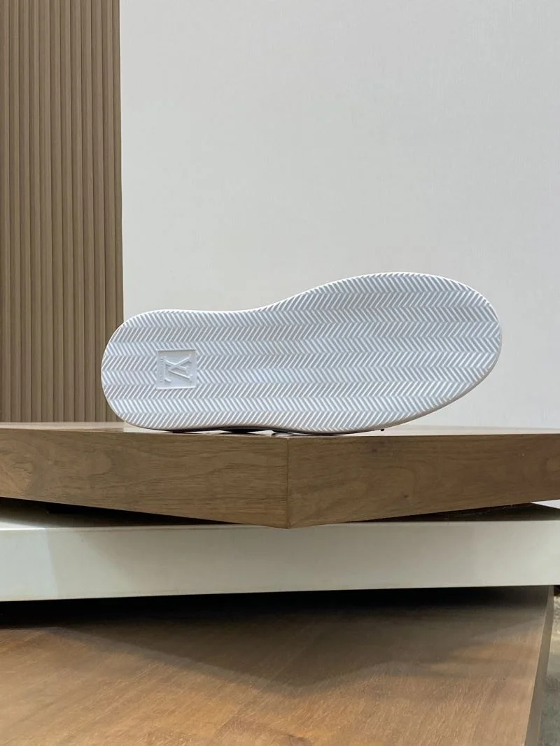 Popular Louis Vuitton Low Shoes 32885