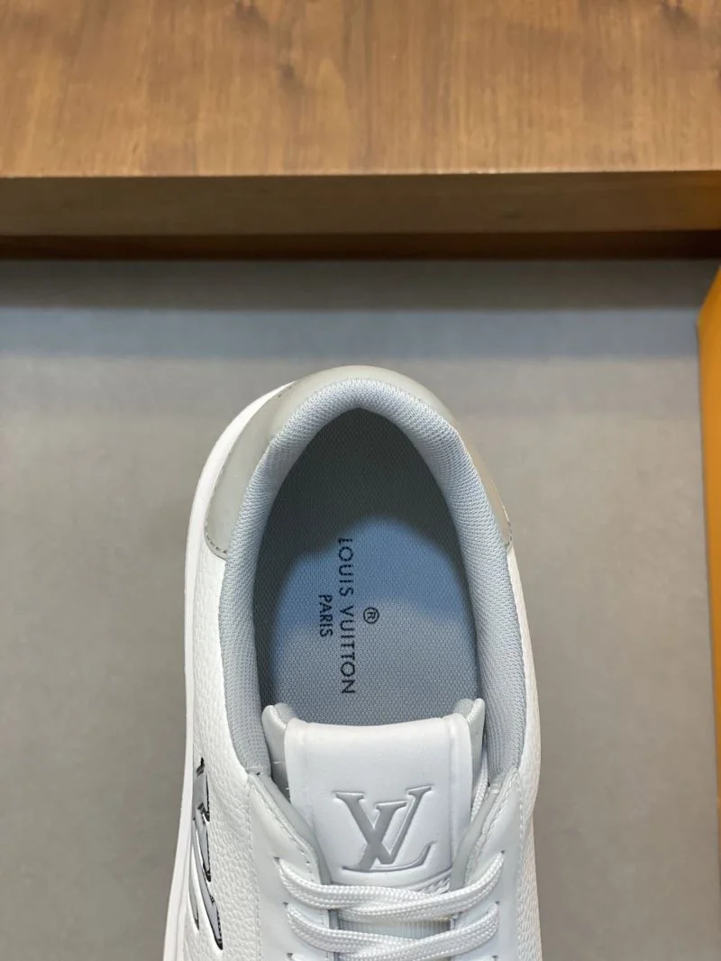 TechFriendly Louis Vuitton Low Shoes 32873