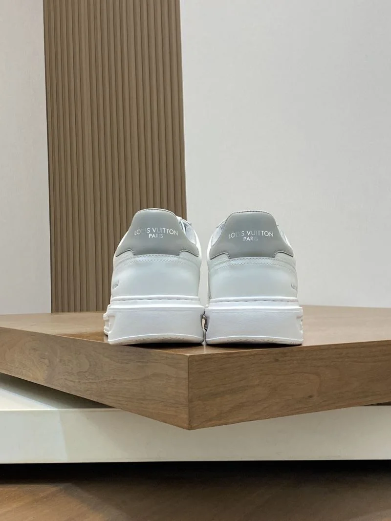 TechFriendly Louis Vuitton Low Shoes 32873