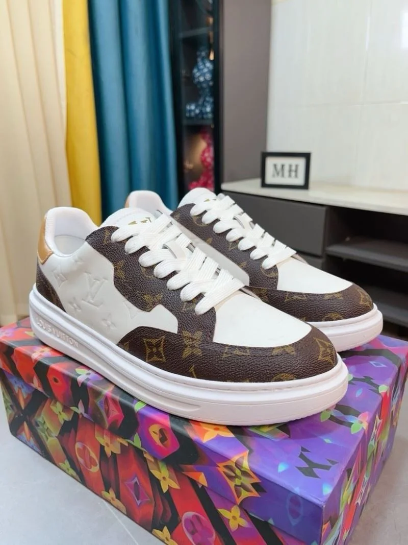Practical Louis Vuitton Low Shoes 32867