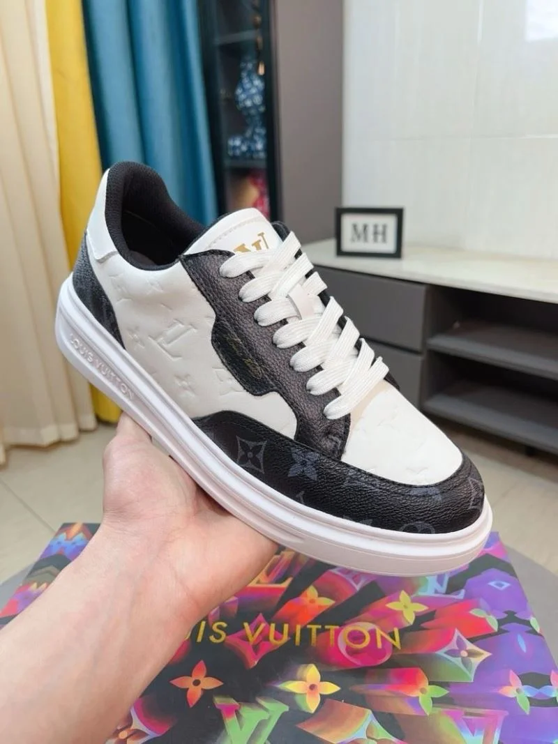 Trendsetting Louis Vuitton Low Shoes 32869