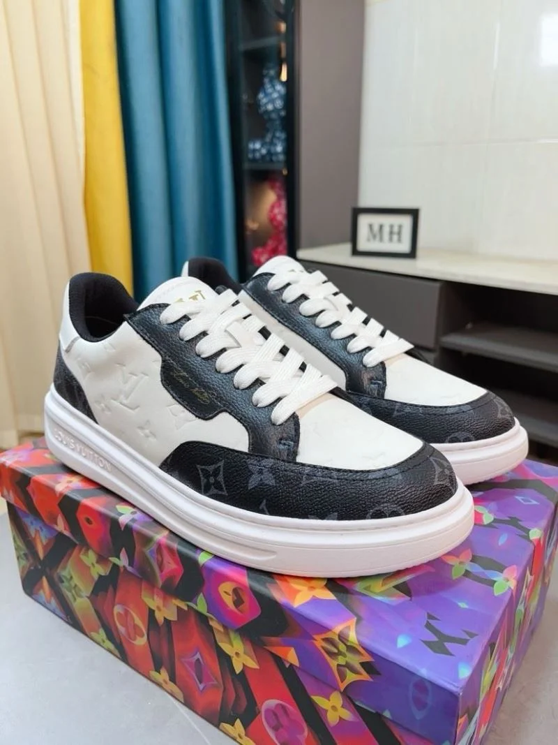 Trendsetting Louis Vuitton Low Shoes 32869