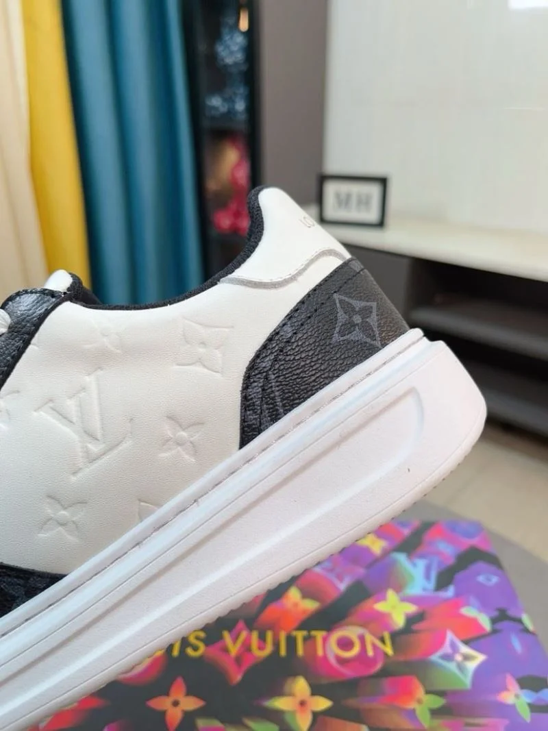 Trendsetting Louis Vuitton Low Shoes 32869