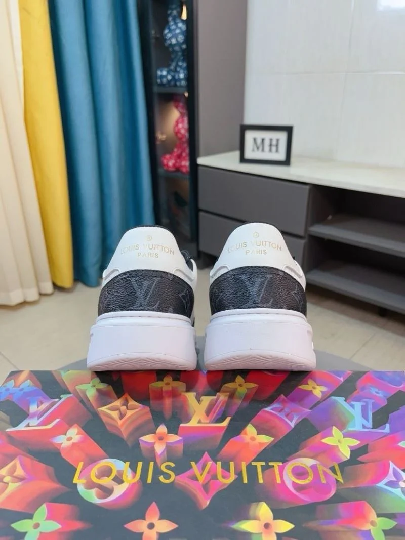 Trendsetting Louis Vuitton Low Shoes 32869