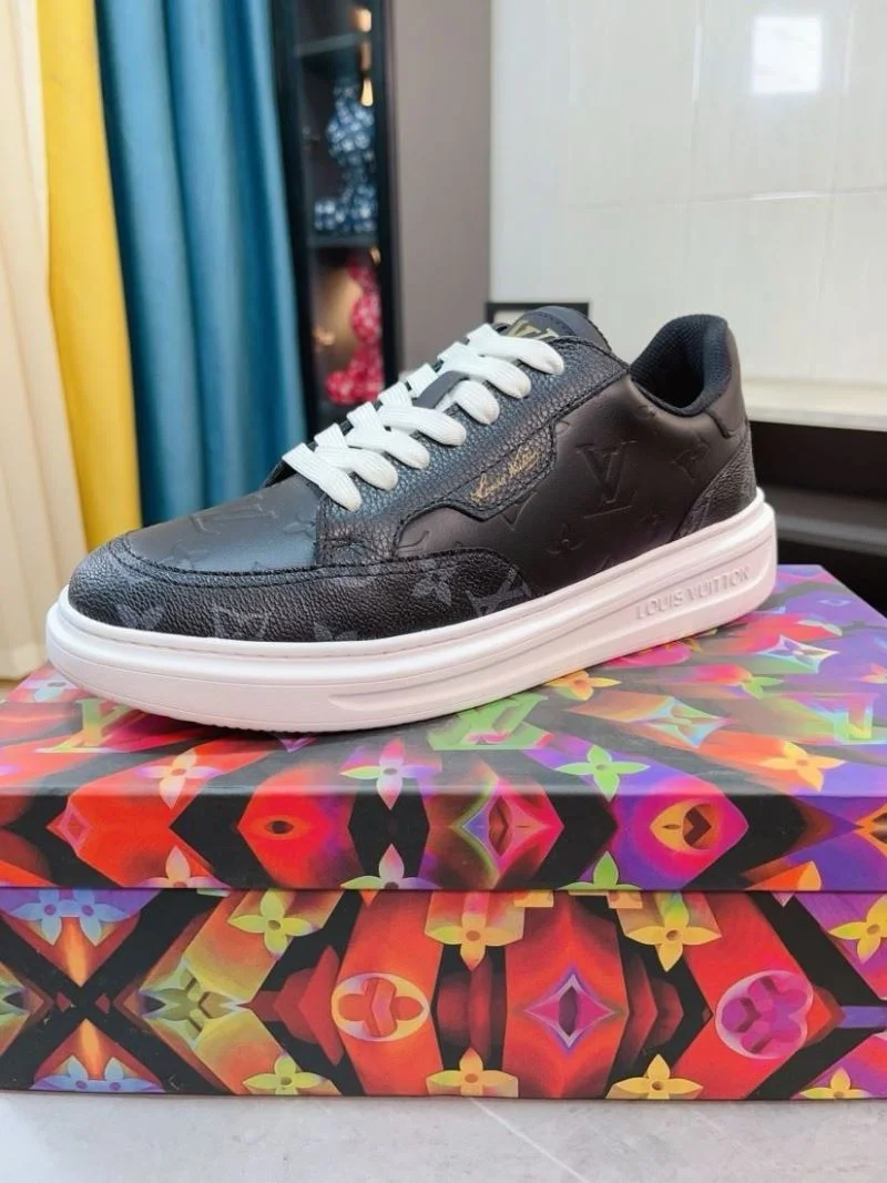 Louis Vuitton Low Shoes Classic 32865
