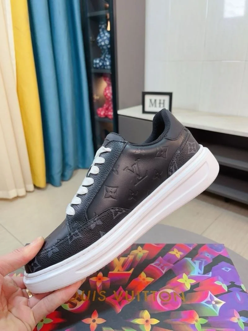 Louis Vuitton Low Shoes Classic 32865