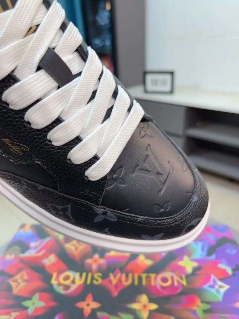 Louis Vuitton Low Shoes Classic 32865