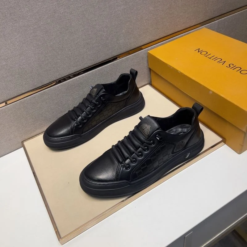 Lightweight Louis Vuitton Low Shoes 32846