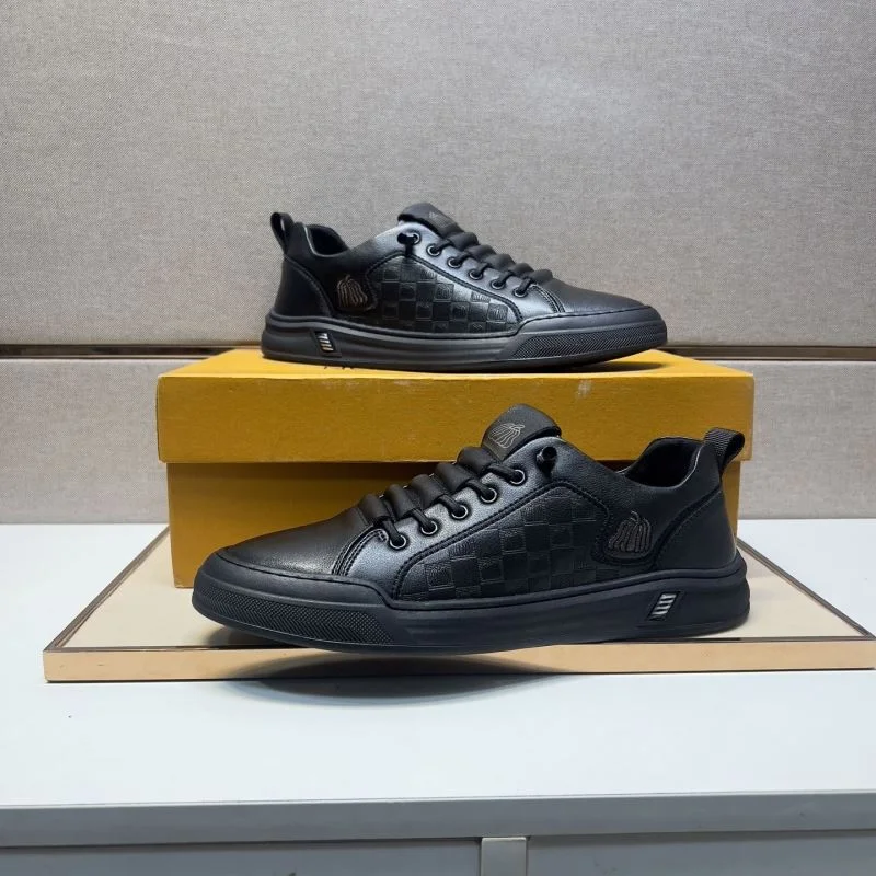 Lightweight Louis Vuitton Low Shoes 32846