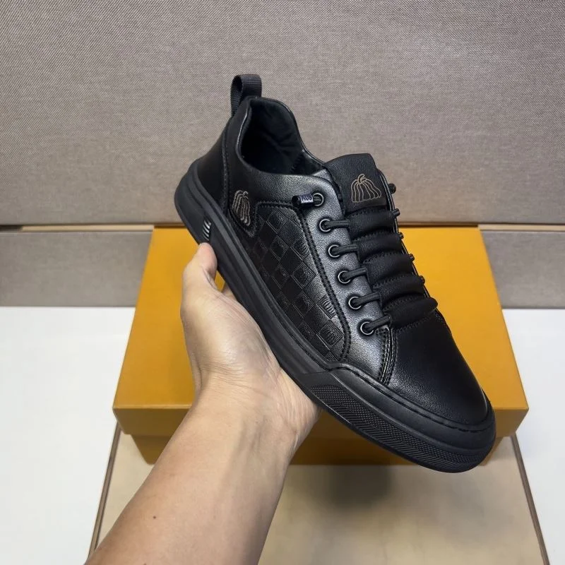 Lightweight Louis Vuitton Low Shoes 32846