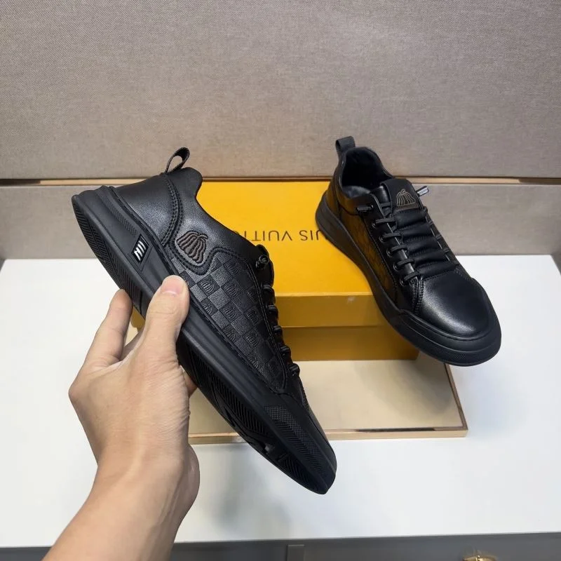 Lightweight Louis Vuitton Low Shoes 32846