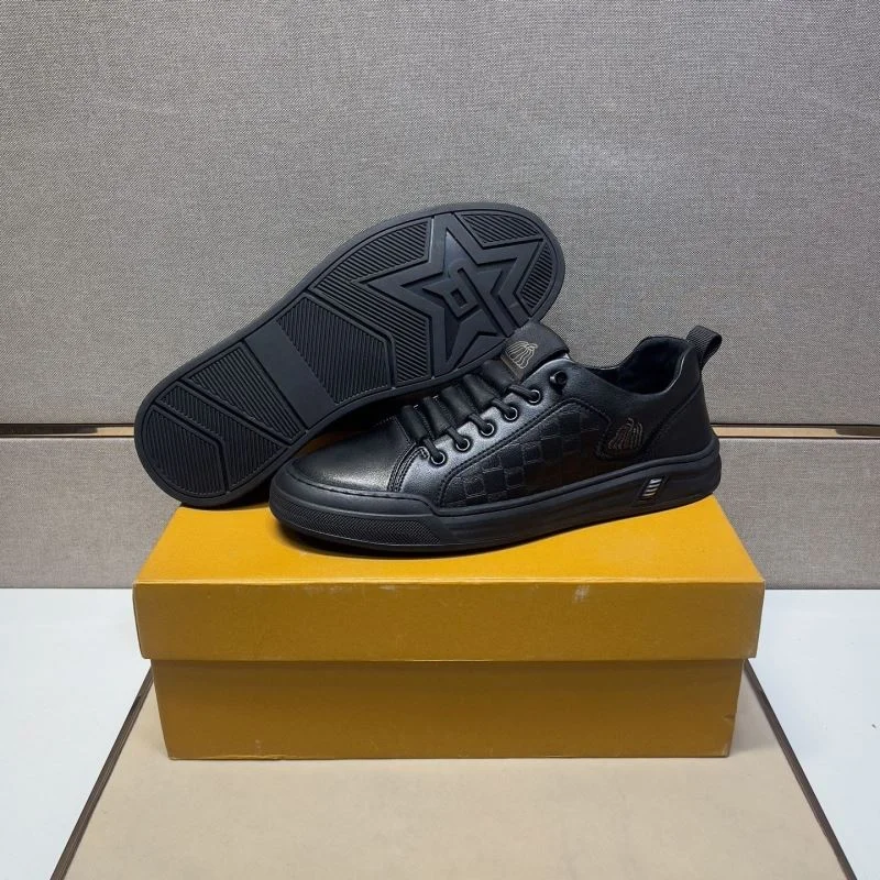 Lightweight Louis Vuitton Low Shoes 32846