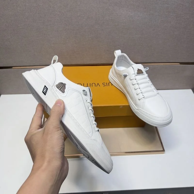 Louis Vuitton Low Shoes Classic 32848