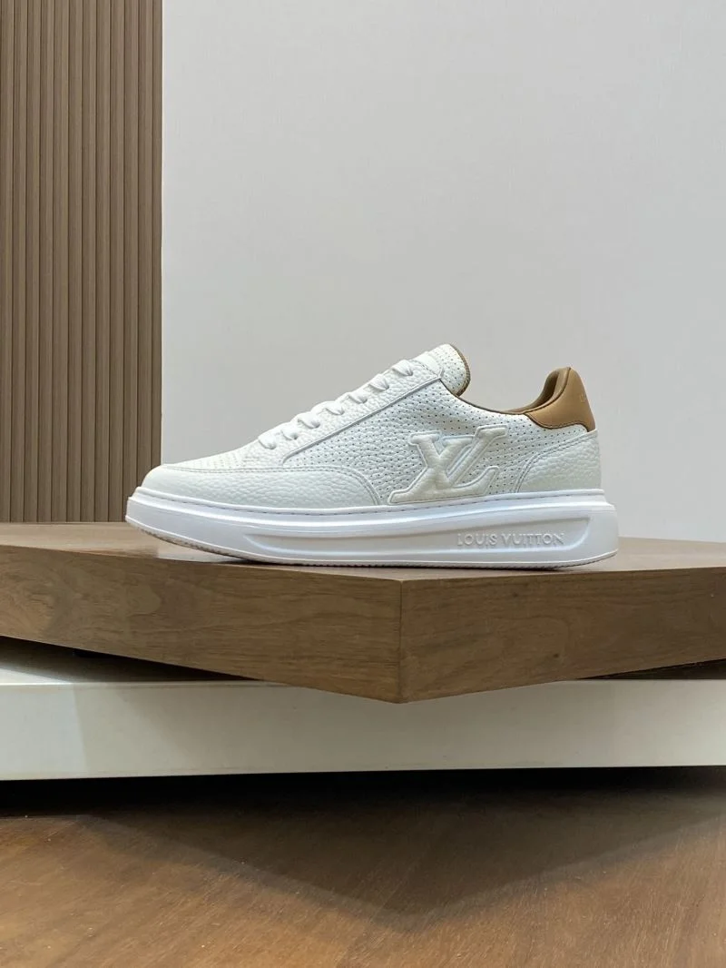 Timeless Louis Vuitton Low Shoes 32854
