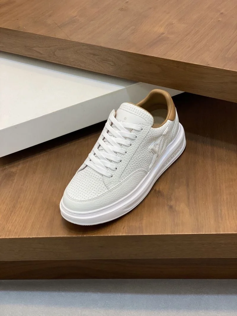 Timeless Louis Vuitton Low Shoes 32854