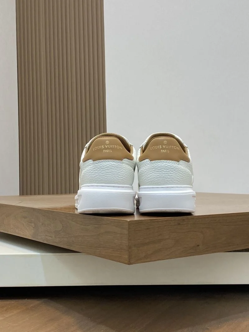 Timeless Louis Vuitton Low Shoes 32854