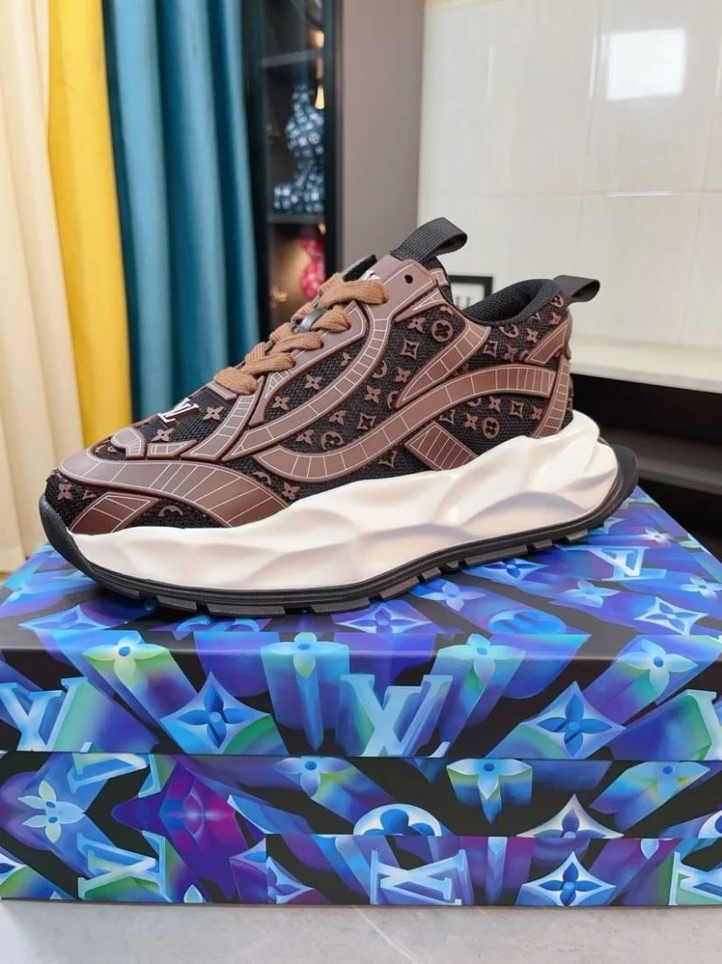 Original Louis Vuitton Low Shoes 32850