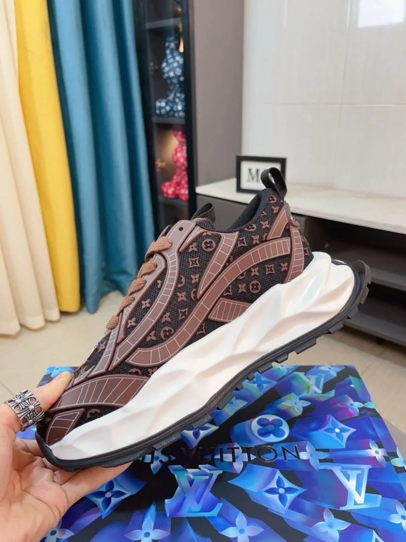 Original Louis Vuitton Low Shoes 32850
