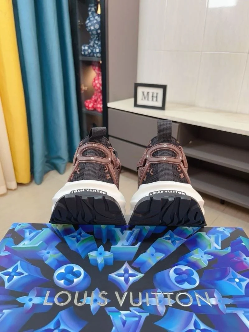 Original Louis Vuitton Low Shoes 32850