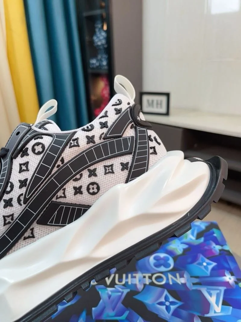 WaterResistant Louis Vuitton Low Shoes 32852