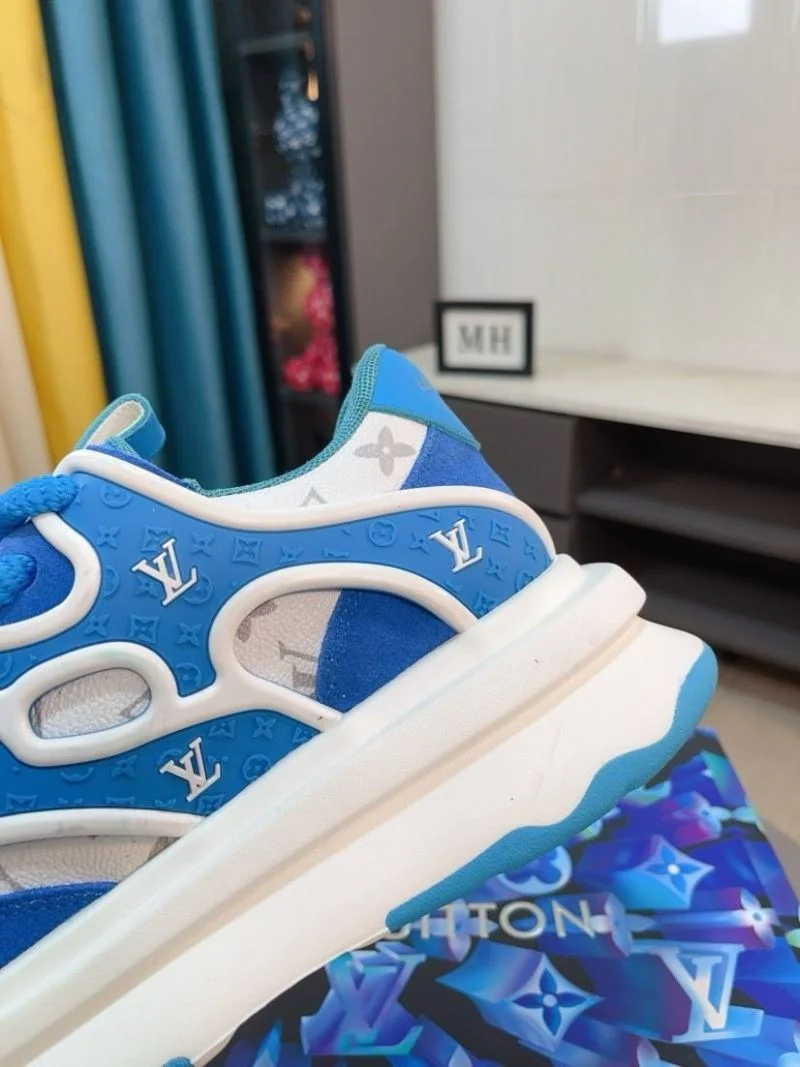 Louis Vuitton Low Shoes ZipUp 32859