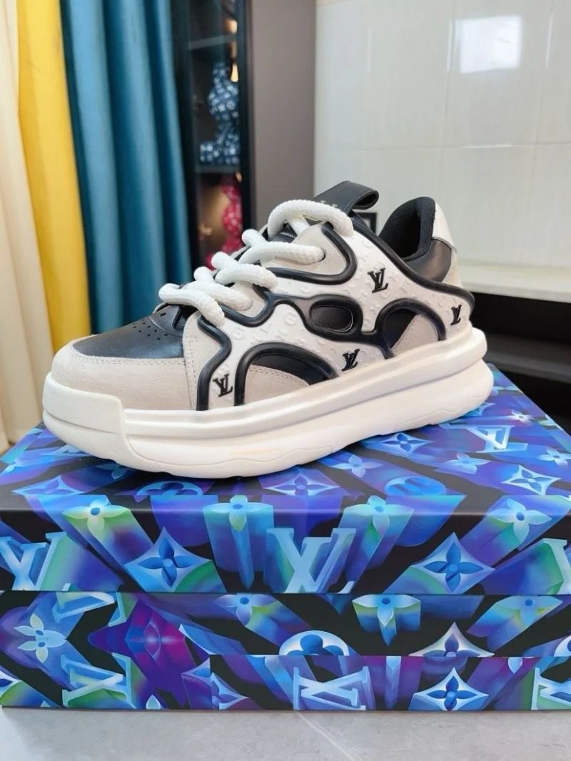 Louis Vuitton Low Shoes Durable 32832