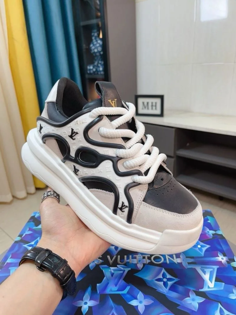 Louis Vuitton Low Shoes Durable 32832