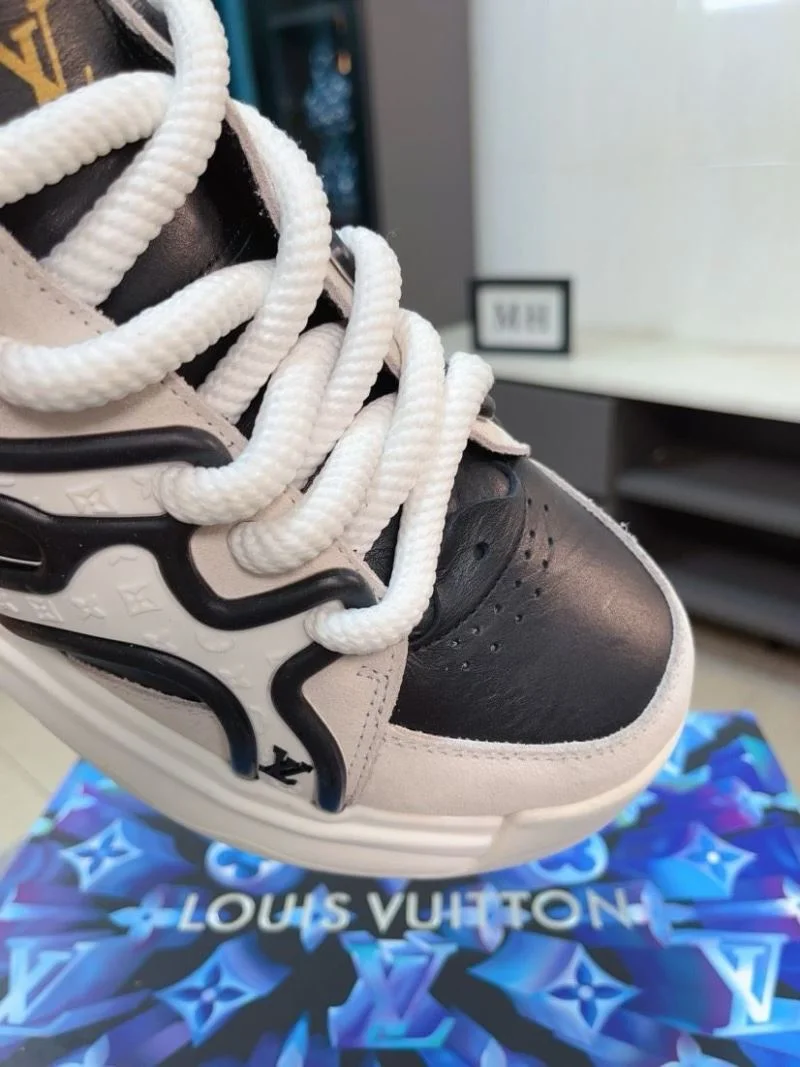 Louis Vuitton Low Shoes Durable 32832
