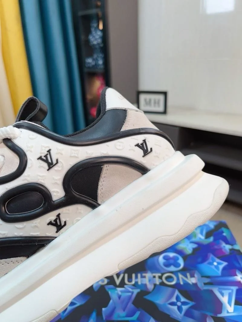Louis Vuitton Low Shoes Durable 32832