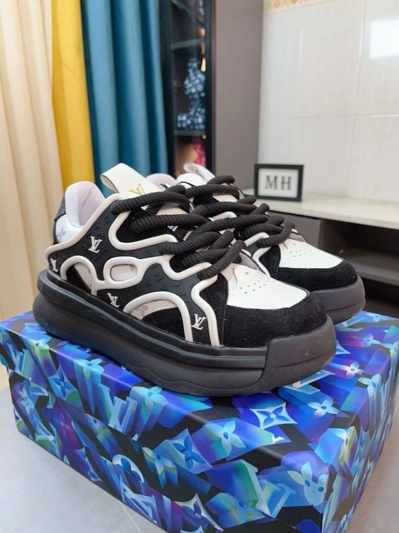 Louis Vuitton Low Shoes MultiPurpose 32840