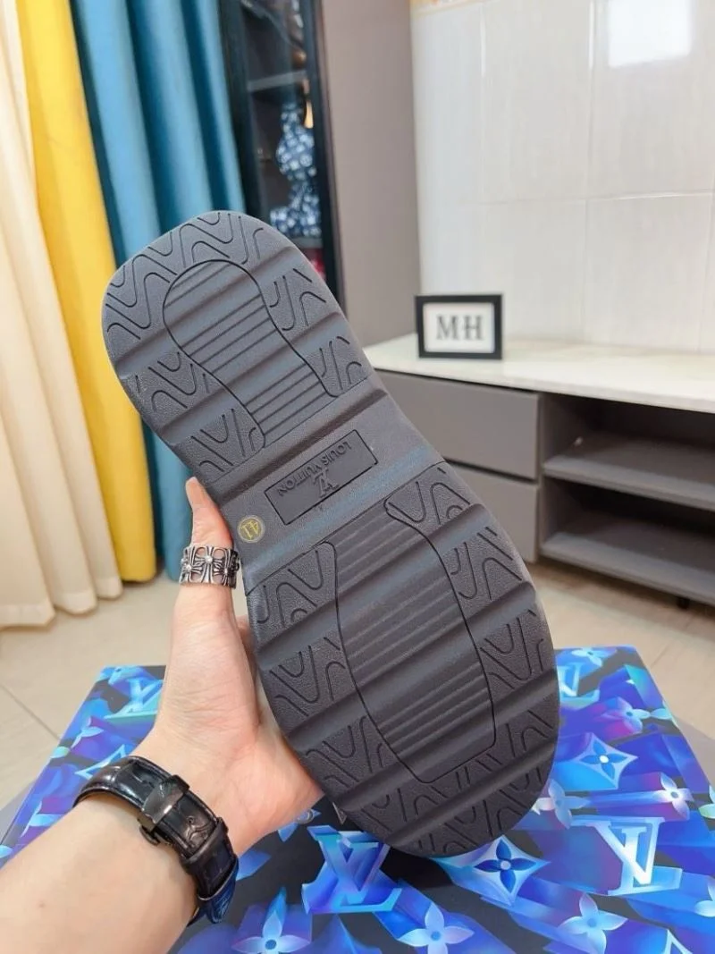 Louis Vuitton Low Shoes MultiPurpose 32840