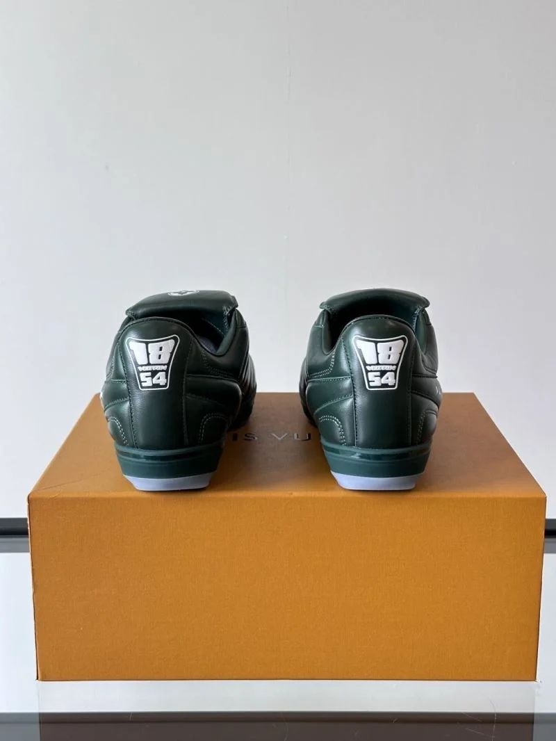 Original Louis Vuitton Low Shoes 32860