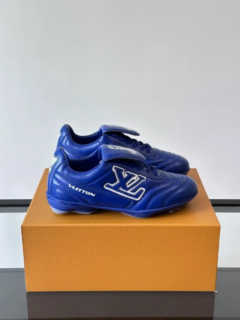 MultiPurpose Louis Vuitton Low Shoes 32843