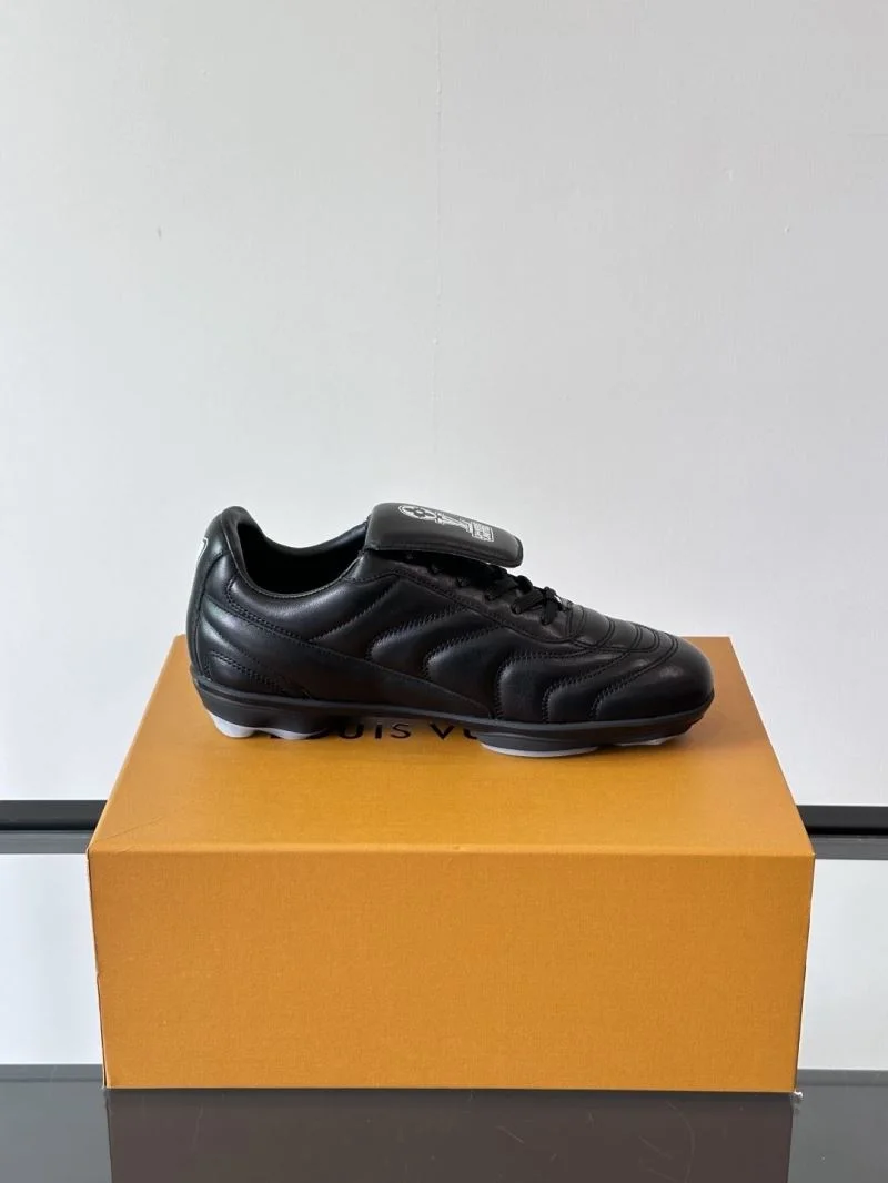 Louis Vuitton Low Shoes Fashionable 32858
