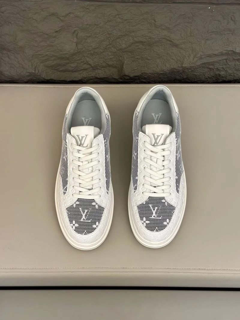 Soft Louis Vuitton Low Shoes 32837